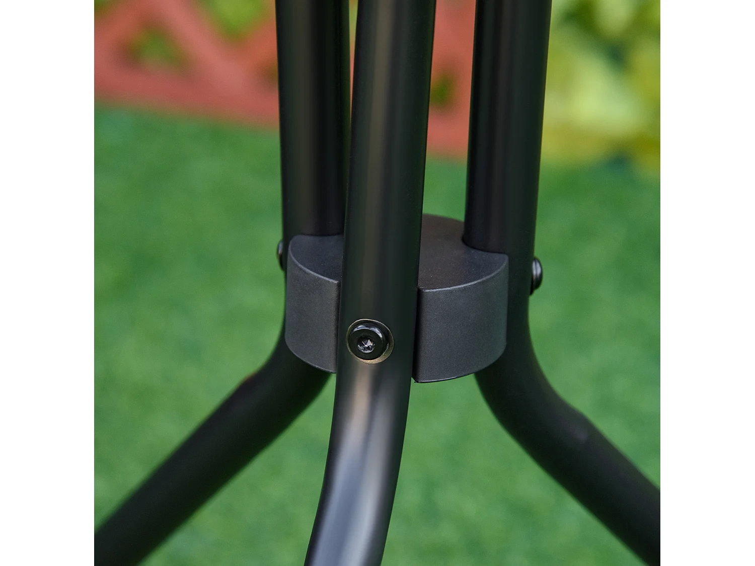 Tavolino da giardino rotondo ripiano vetro struttura metallo