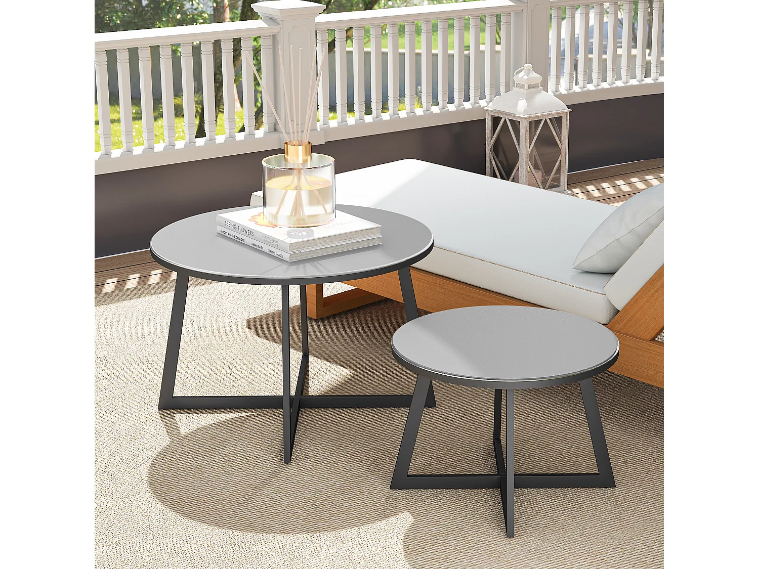 Set 2 tavolini per esterni con piano in vetro temperato grigio