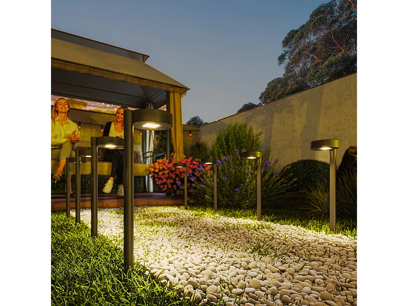 Set 8 faretti da esterno a energia solare con illuminazione led nero