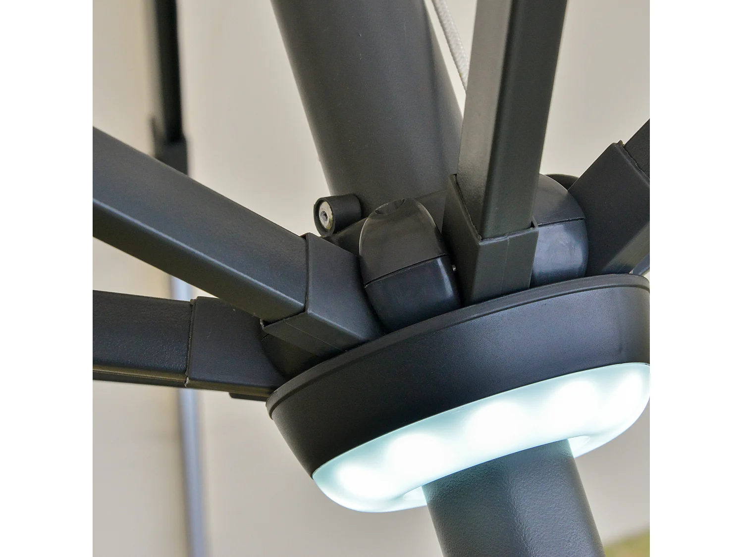 Ombrellone da giardino φ270 x 245acm con manovella e luci led