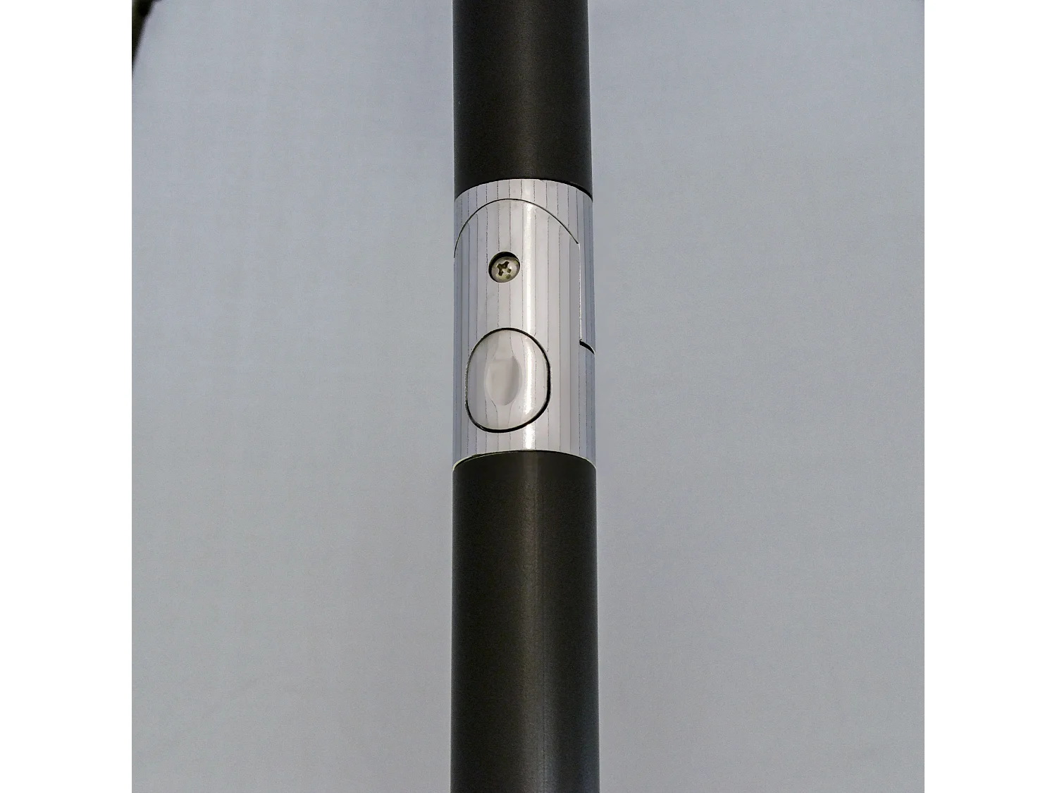 Ombrellone da giardino a manovella inclinabile 2.5x2.5 m grigio