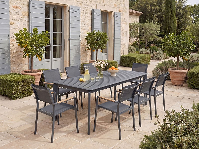 Salle à manger de jardin en aluminium : une table extensible L.205/286 ...