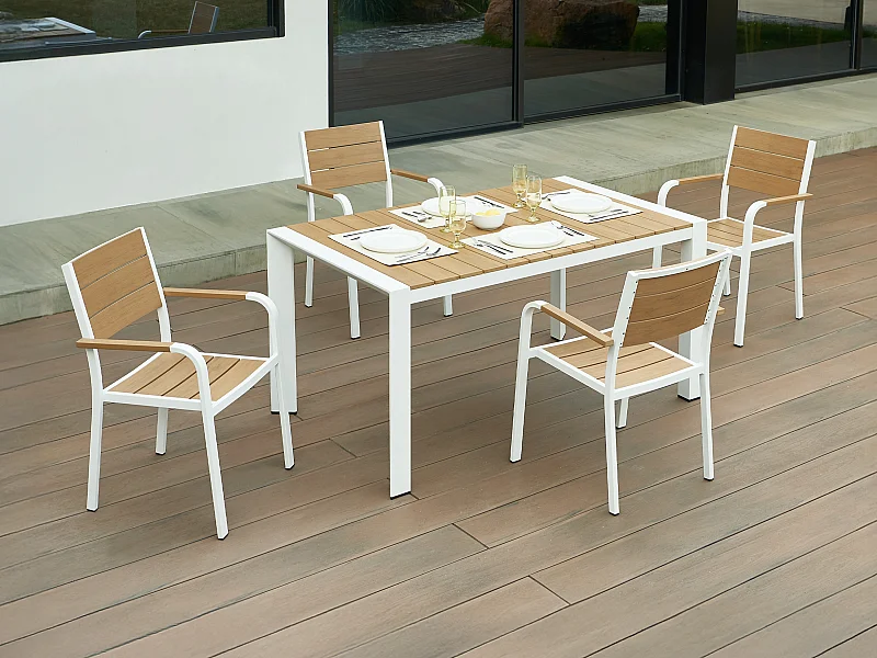 Sala da pranzo da giardino in alluminio: un tavolo L.150 cm e 4 poltrone impilabili Naturale chiaro e bianco - NYROS di MYLIA