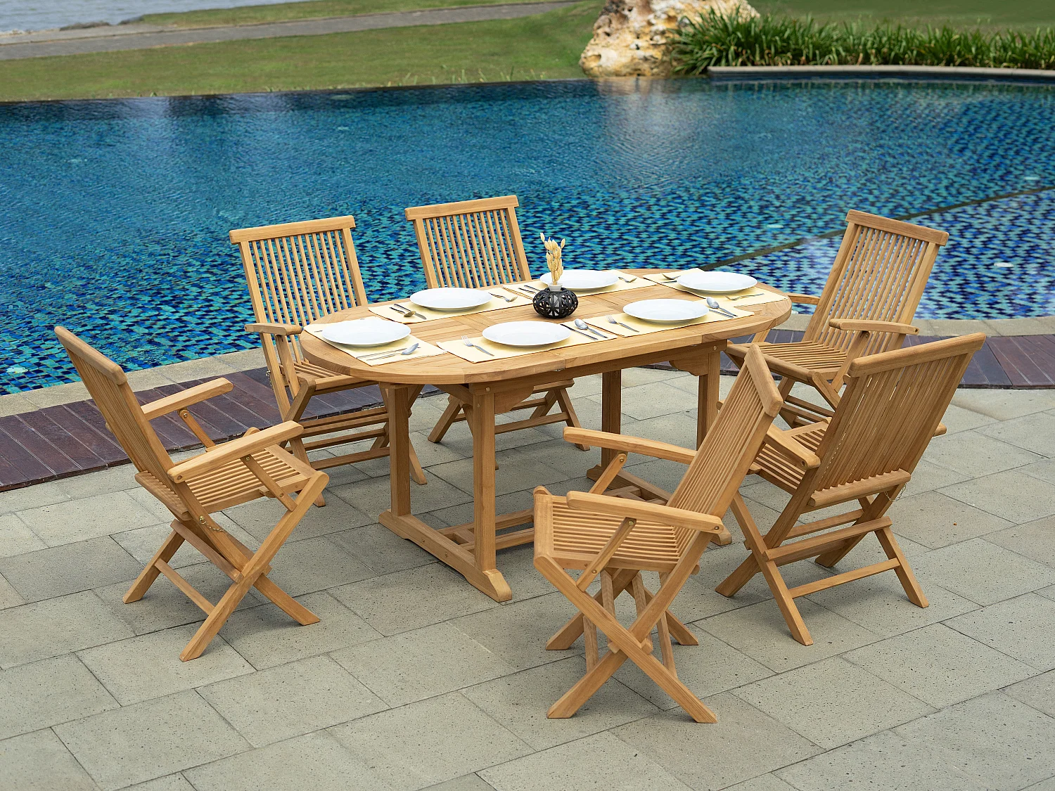 Salle à manger de jardin en teck : une table extensible L.120 / 170 cm et 6 fauteuils pliants - Naturel clair - BYBLOS II de MYLIA