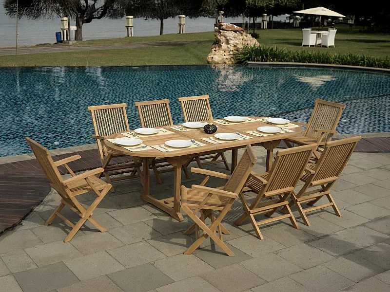 Salle à manger de jardin en teck : une table extensible L.180 / 240 cm et 8 fauteuils pliants - Naturel clair - BYBLOS II de MYLIA