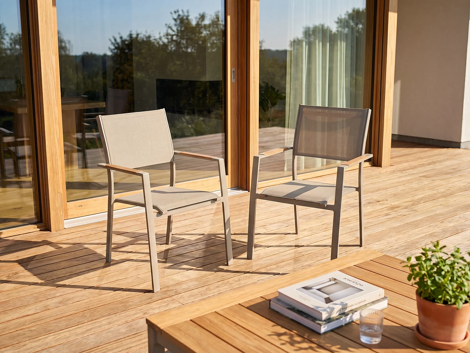 Lot de 2 fauteuils de jardin empilables en aluminium et textilène - Taupe - MACILA de MYLIA