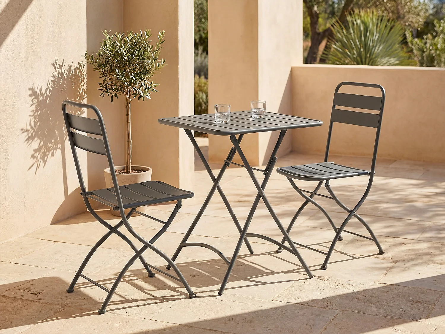 Salle à manger de jardin pliante en métal - une table L.60 cm et 2 chaises pliantes - Gris anthracite - MIRMANDE de MYLIA