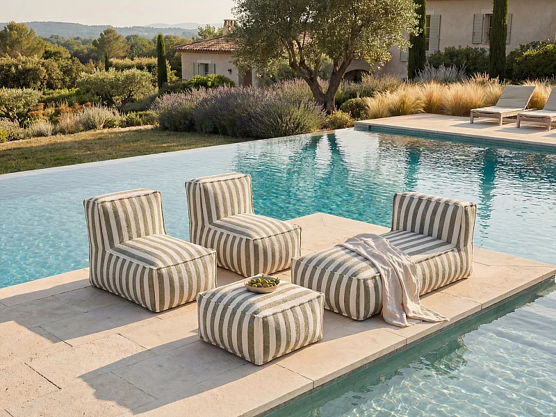 Tuinsalon van bouclé stof voor 4 personen: 1 chaise longue, 2 fauteuils en een poef - Wit en beige gestreept - NOUMARA van MYLIA