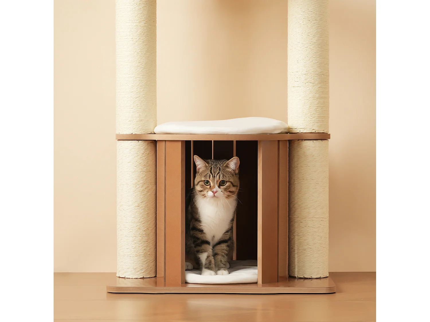 Arbre à chat 135 cm de hauteur - 3 plateformes - 1 maison pour chats - blanc