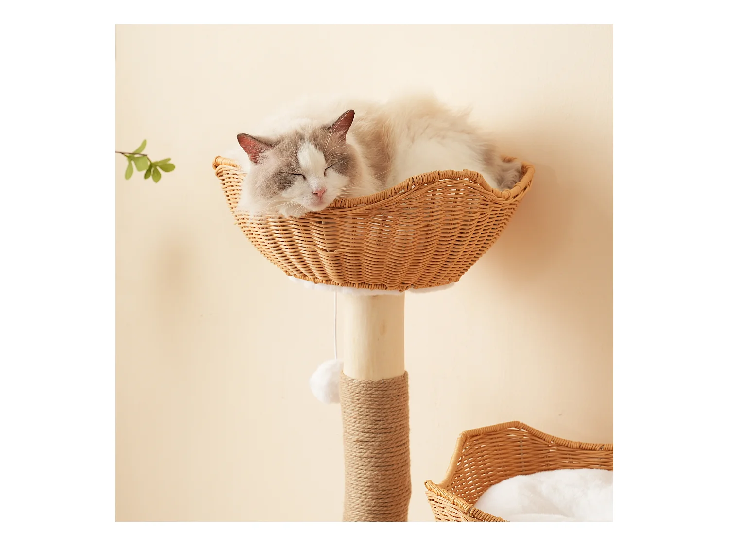 Arbre à chat 60x42x108cm - avec 1 grotte et 2 paniers - avec balle en peluche et coussin épais - naturel + blanc