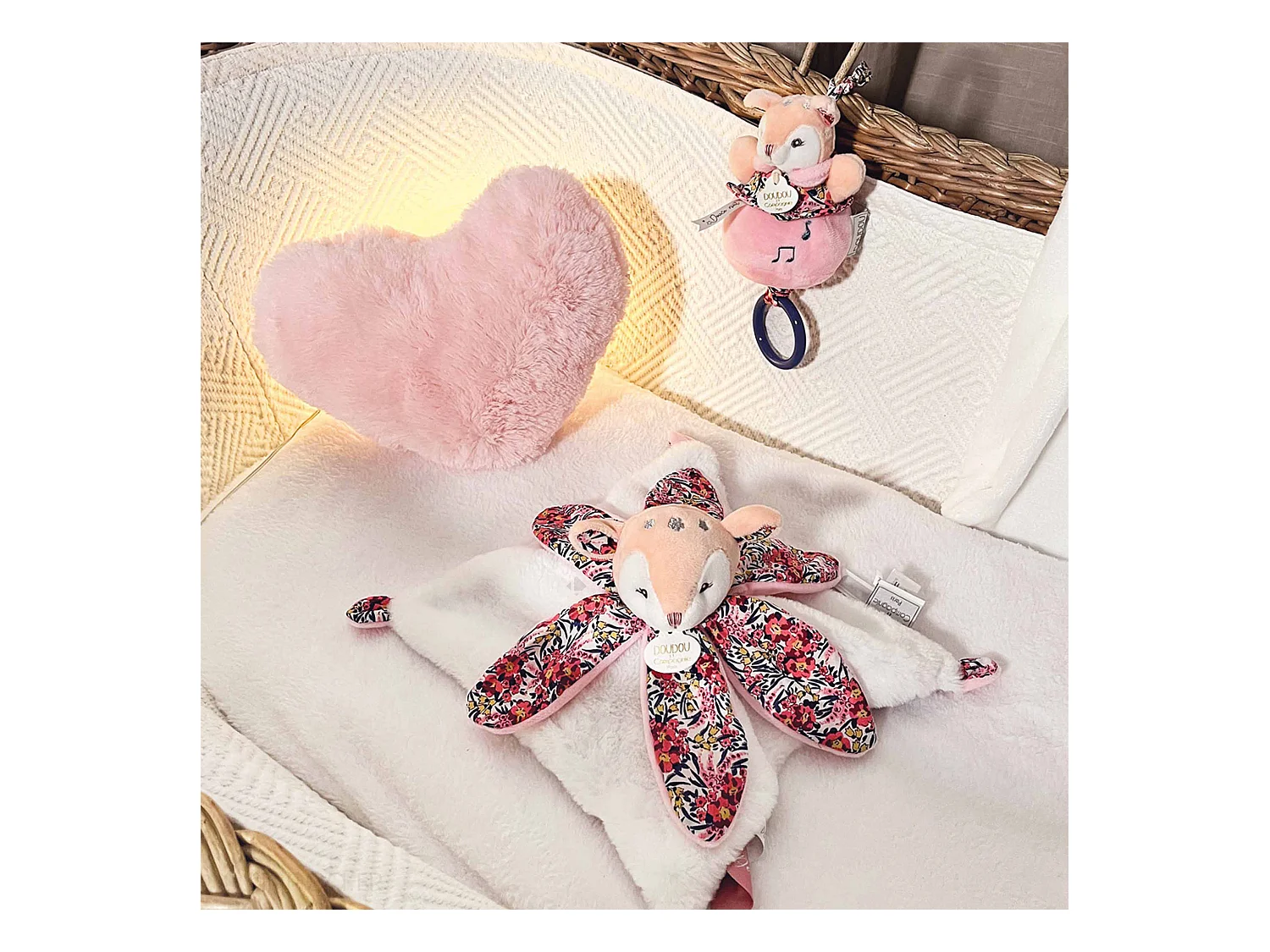 Doudou pétale 27 cm polyester BOH'AIME faon rose multicolore