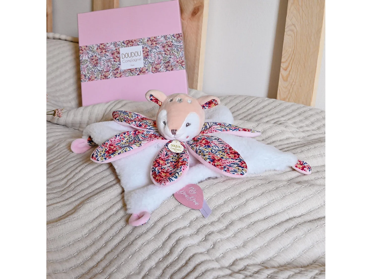 Doudou pétale 27 cm polyester BOH'AIME faon rose multicolore