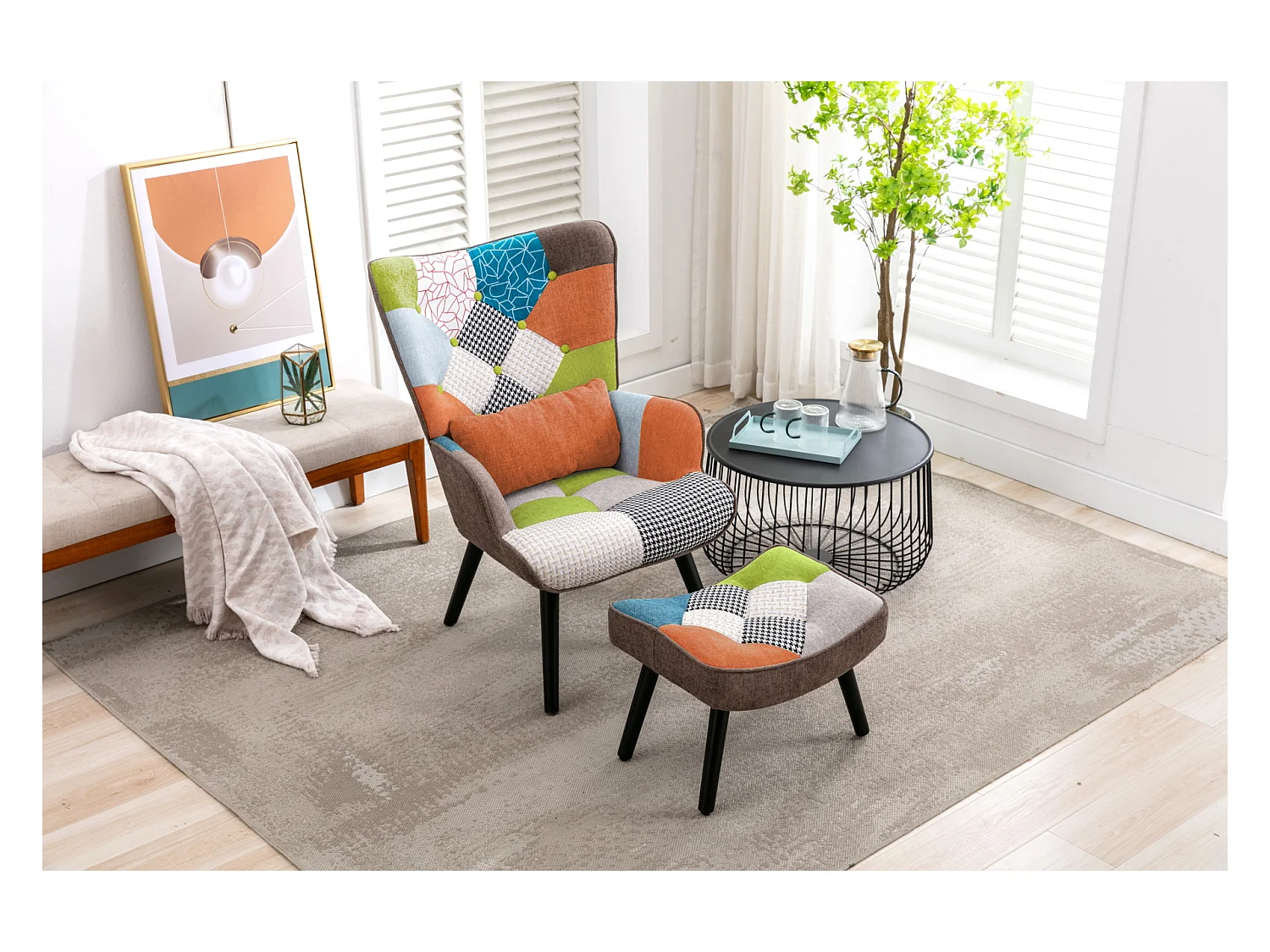 Fauteuil patchwork scandinave avec repose-pieds assorti, coussin lombaire et pieds en bois massif - Tissu en lin au design multicolore pour salon ou balcon