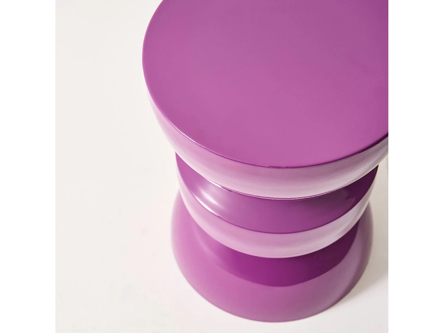 Mesa auxiliar, extremo del sofá, mesita de metal efecto glassy violeta