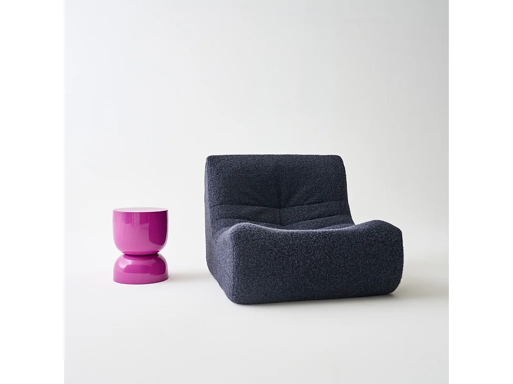 Tavolino in metallo effetto glassy,  42cm, rosa