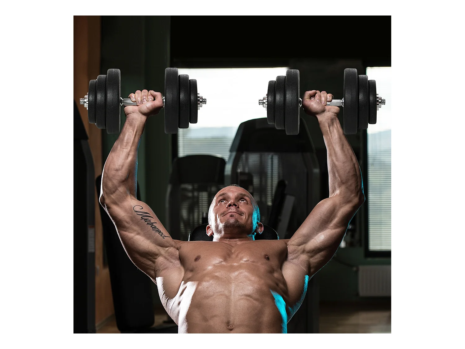 Set manubri palestra 40kg con 2 manubri in acciaio e 12 pesi