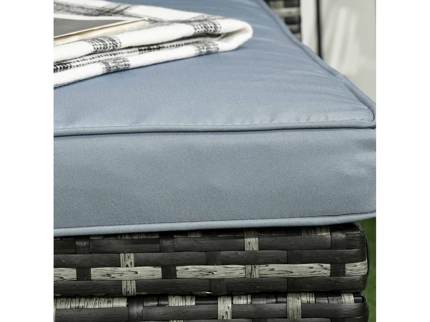 Set da giardino con divano chaise longue tavolino rattan pe