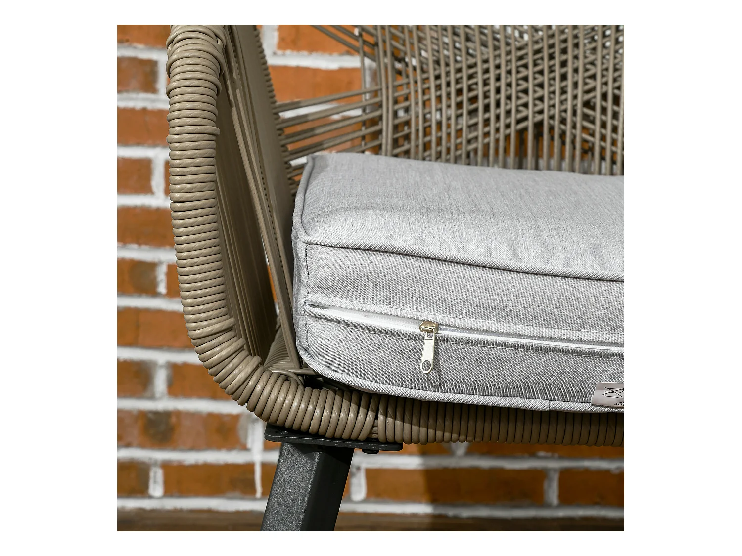 Set tavolino e sedie da giardino 3pz in rattan pe e acciaio