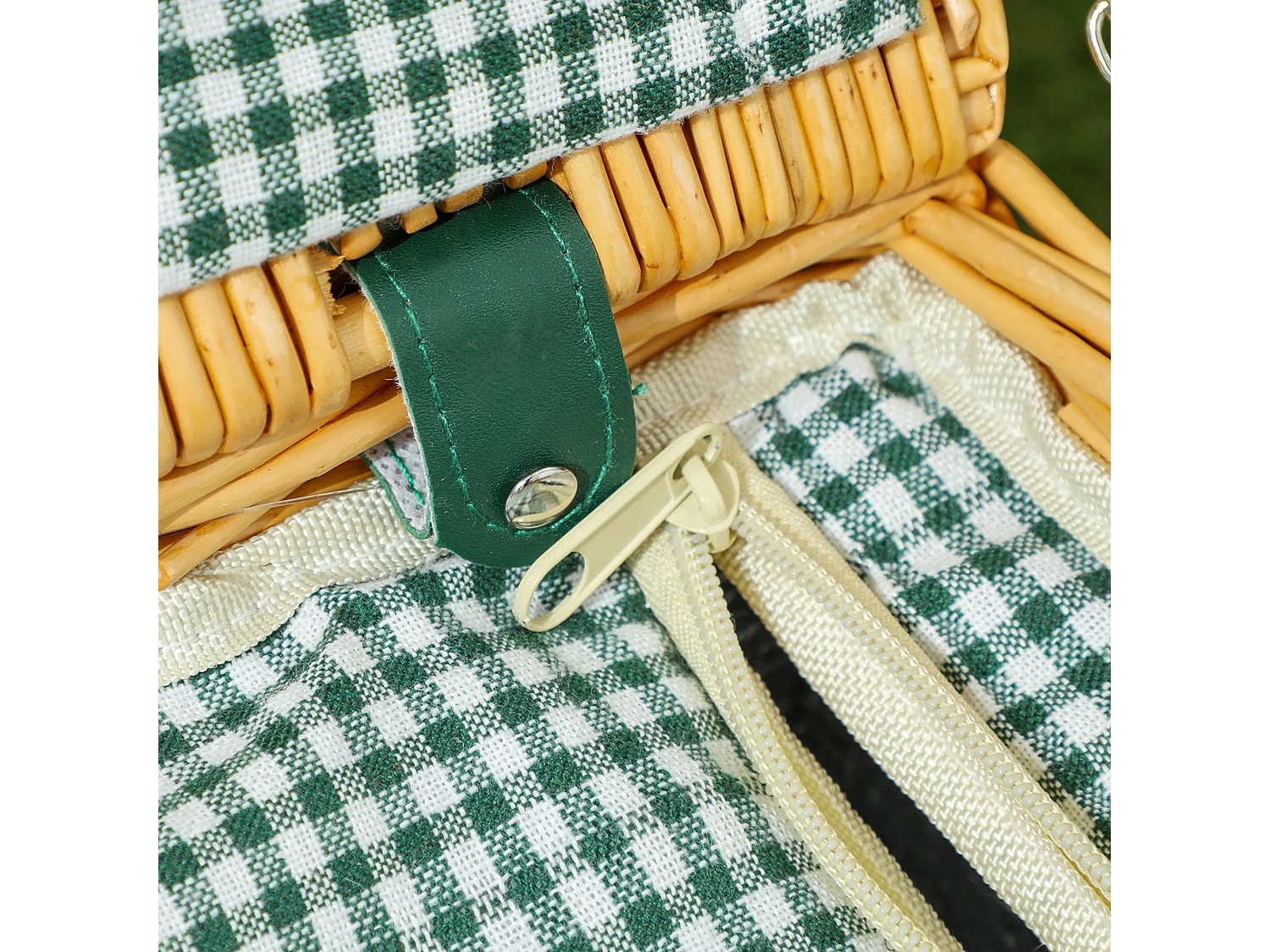 Cesta da pic nic per 2 persone con area frigo in vimini marrone chiaro