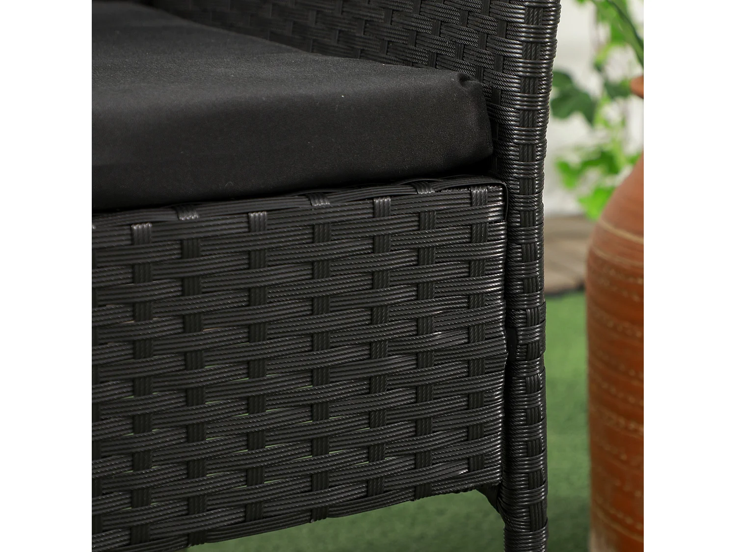 Divanetto per esterni 2 posti con tavolino da caffè centrale nero