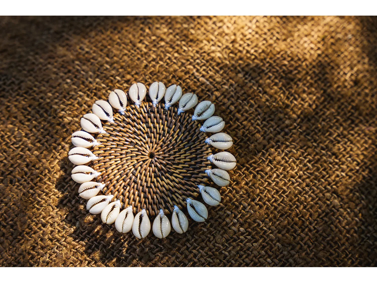 Le Colonial Shell Sous-verre - Brun Naturel