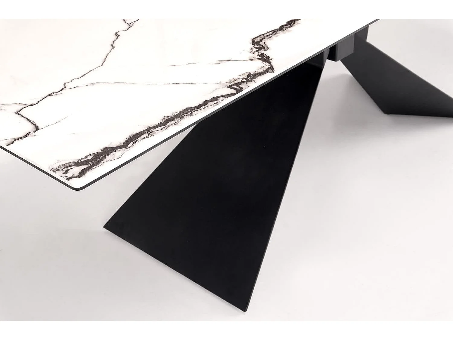 Tavolo da pranzo Luciano/ceramica e metallo/bianco e nero