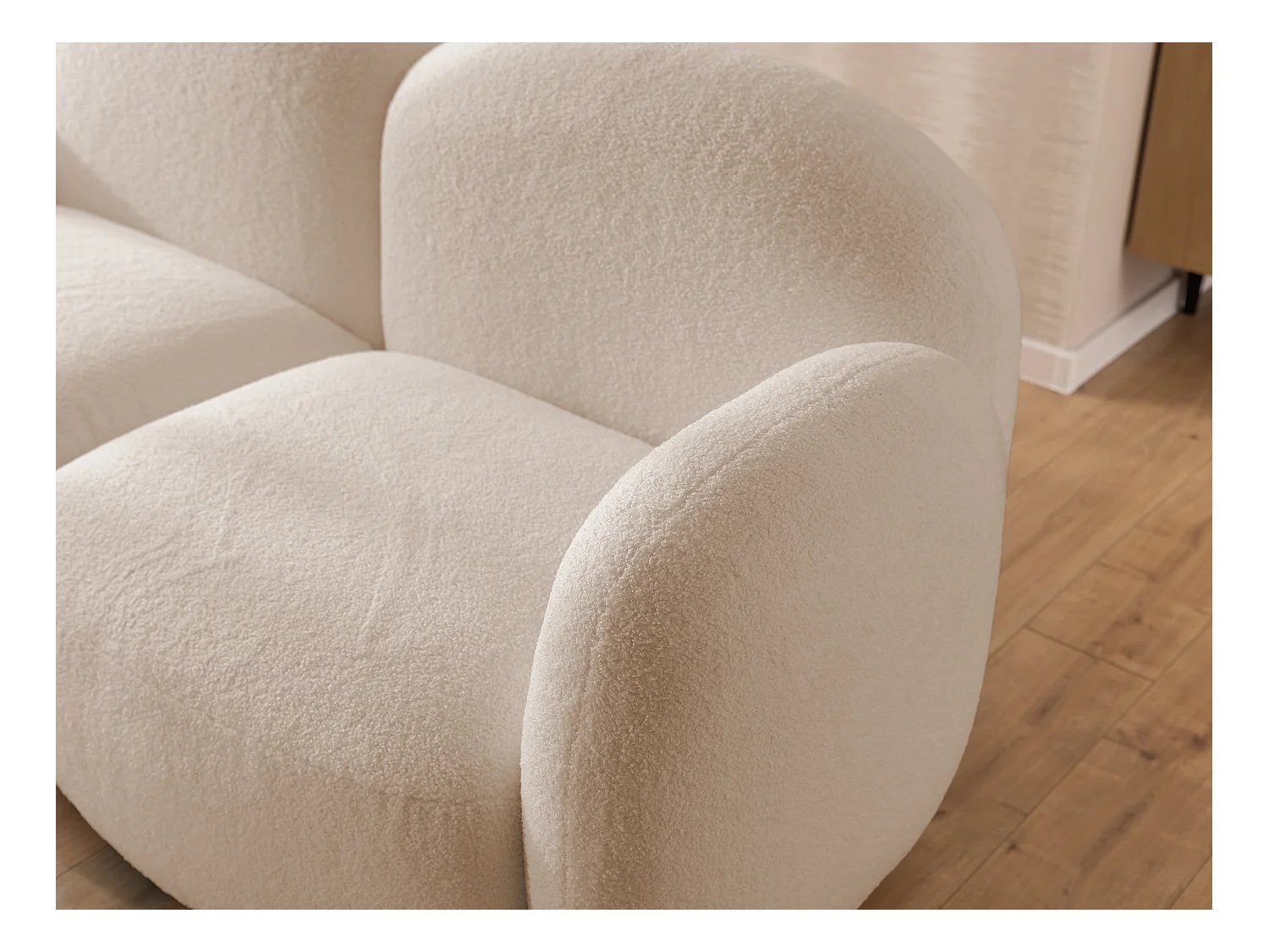 Nuvola - Moderne Ecksofa L-Form aus Hellbeige Bouclé-Stoff mit abgerundetem Design und hohem Sitzkomfort