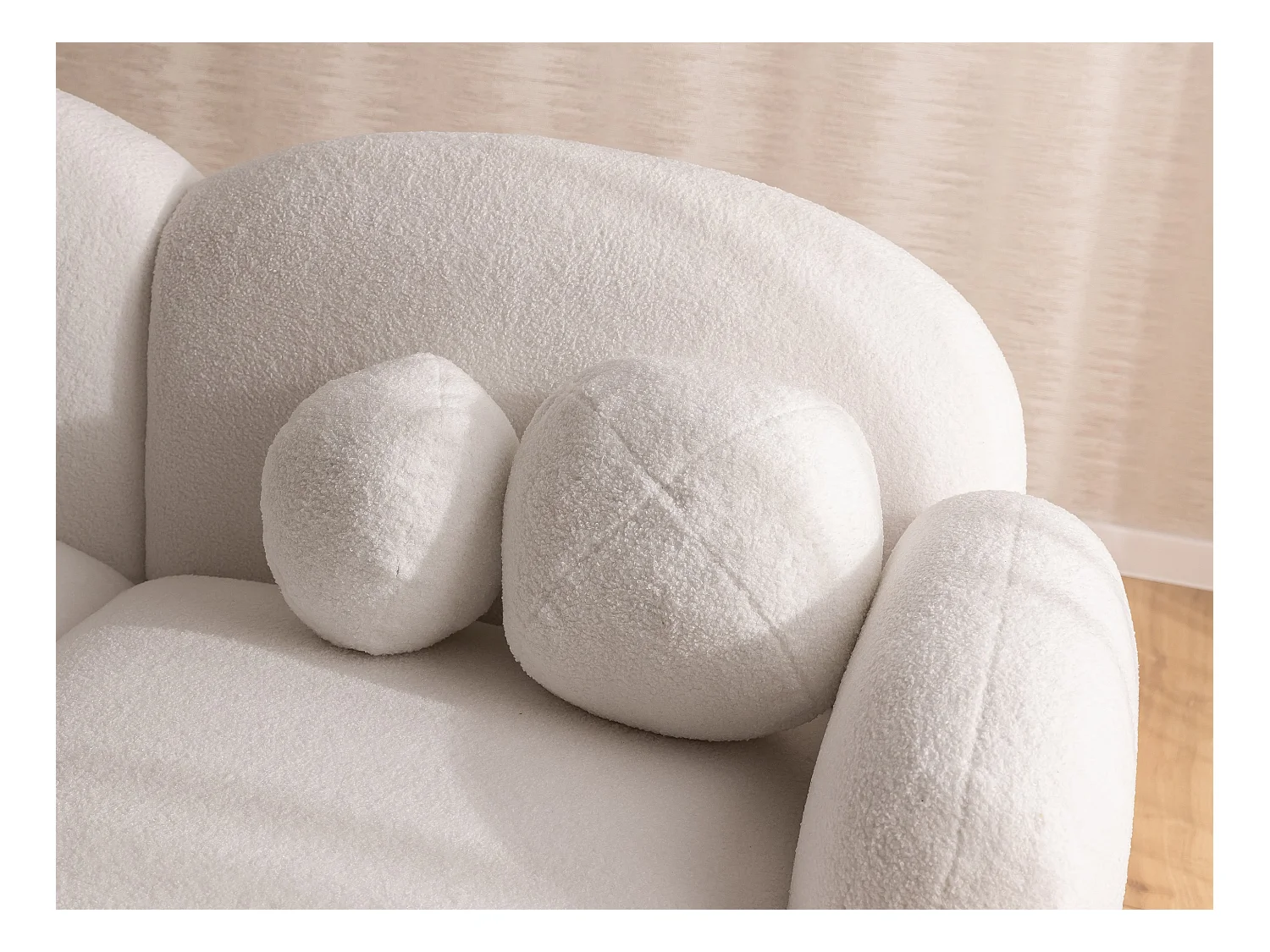 Nuvola - Moderne Ecksofa L-Form aus Weiß Bouclé-Stoff mit abgerundetem Design und hohem Sitzkomfort