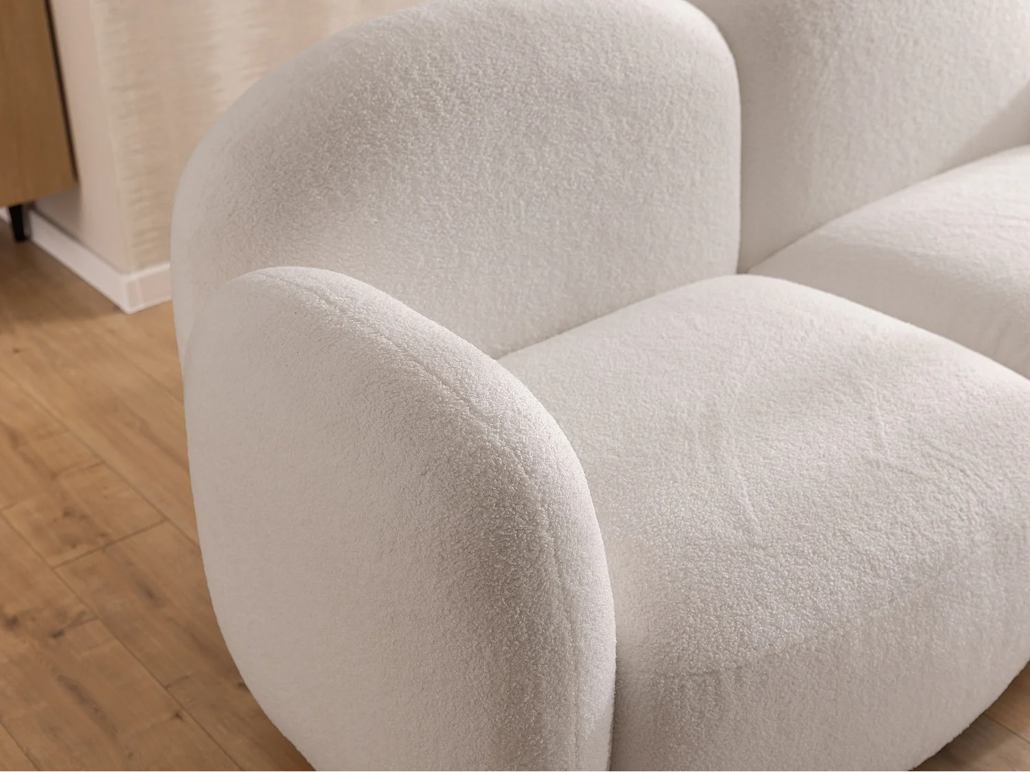 Nuvola - Moderne Ecksofa L-Form aus Weiß Bouclé-Stoff mit abgerundetem Design und hohem Sitzkomfort