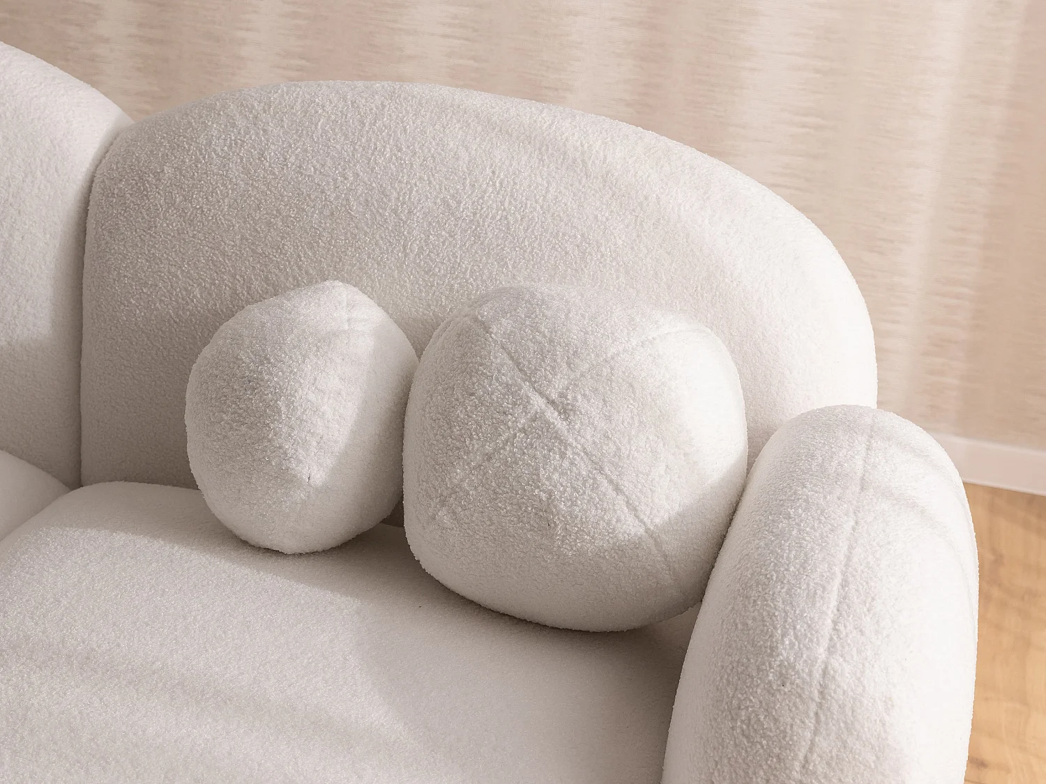 Nuvola - Moderne Ecksofa L-Form aus Weiß Bouclé-Stoff mit abgerundetem Design und hohem Sitzkomfort