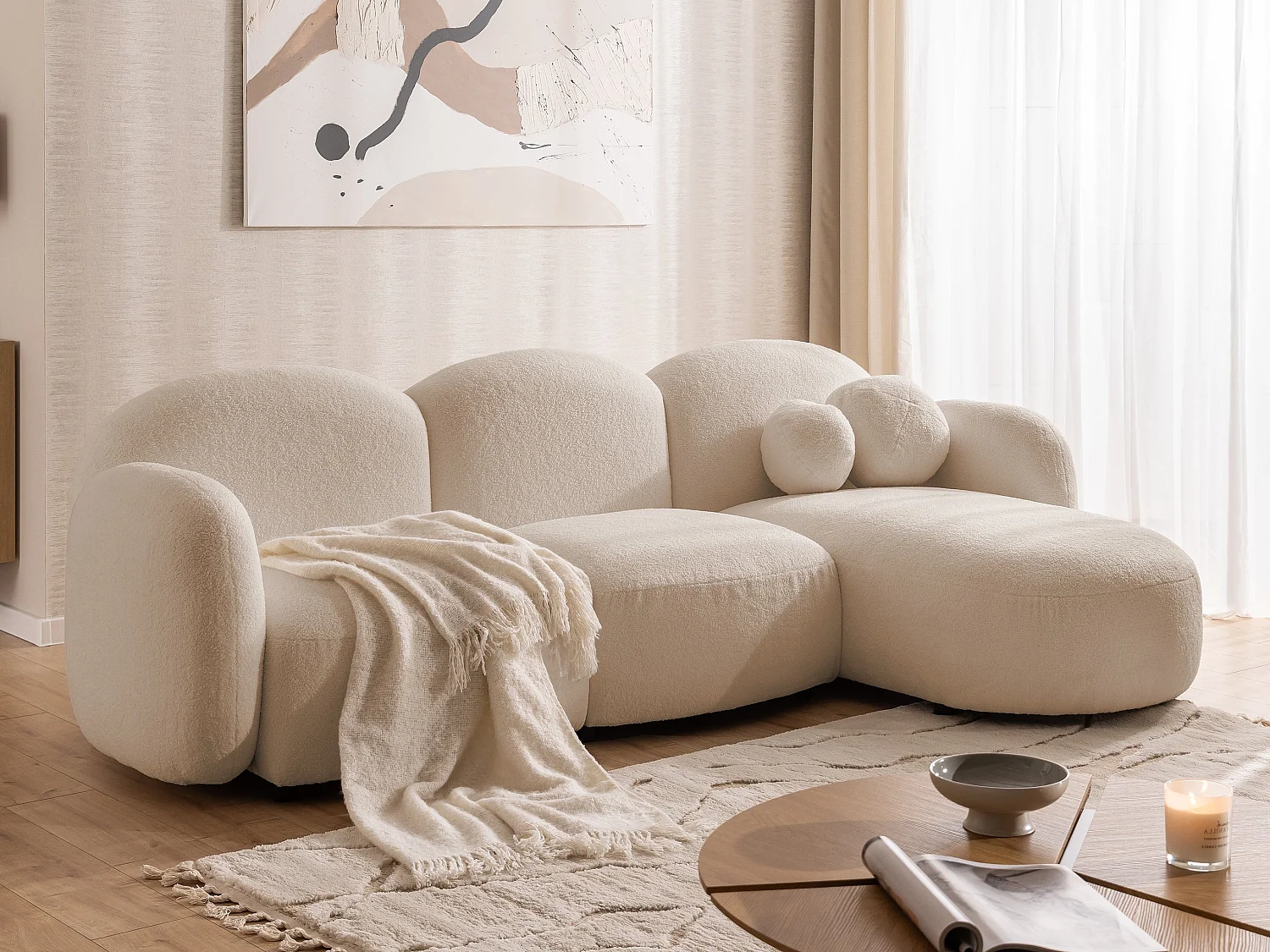 Nuvola - Moderne Ecksofa L-Form aus Hellbeige Bouclé-Stoff mit abgerundetem Design und hohem Sitzkomfort