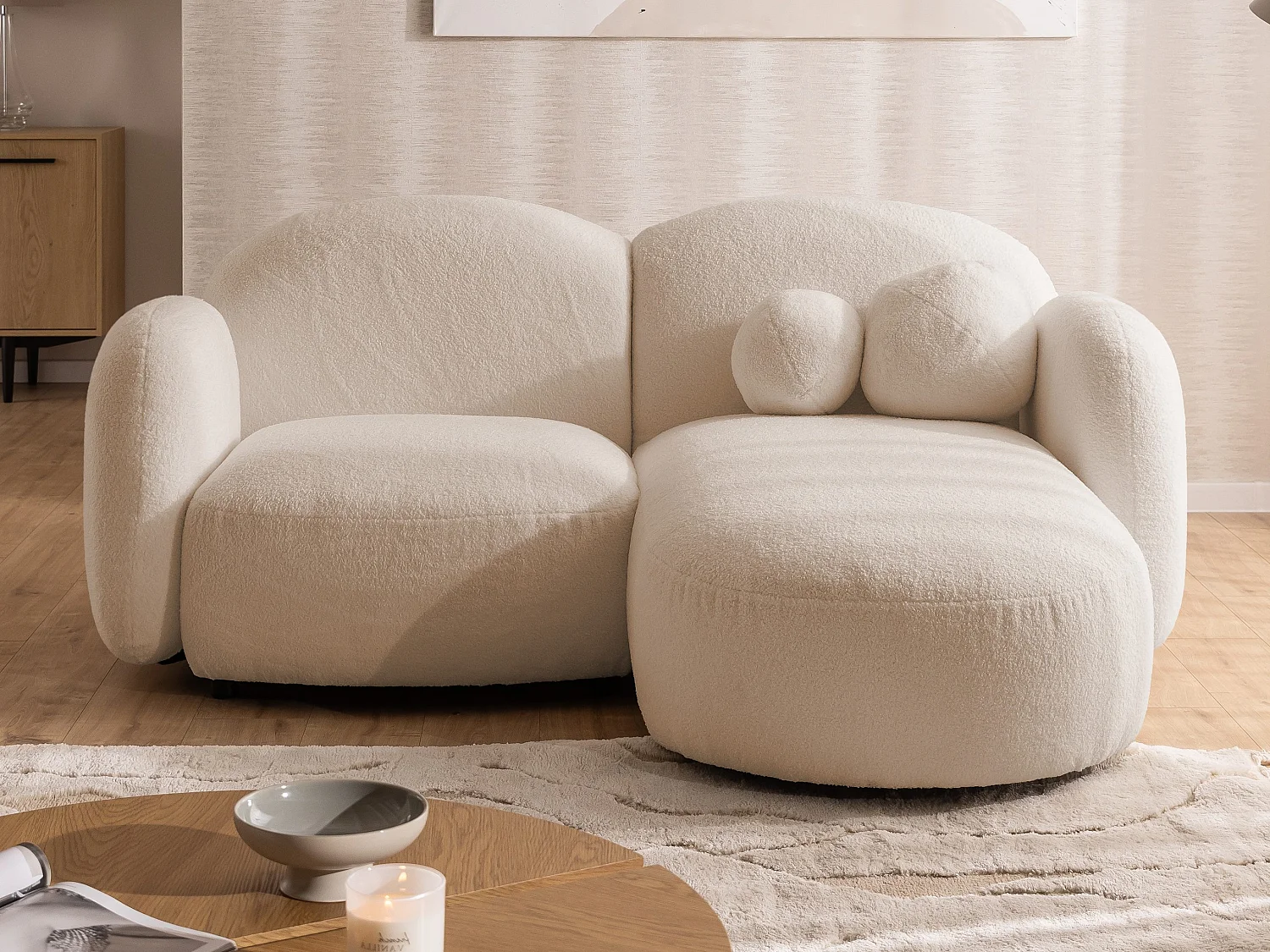 Nuvola - Moderne Ecksofa L-Form aus Hellbeige Bouclé-Stoff mit abgerundetem Design und hohem Sitzkomfort