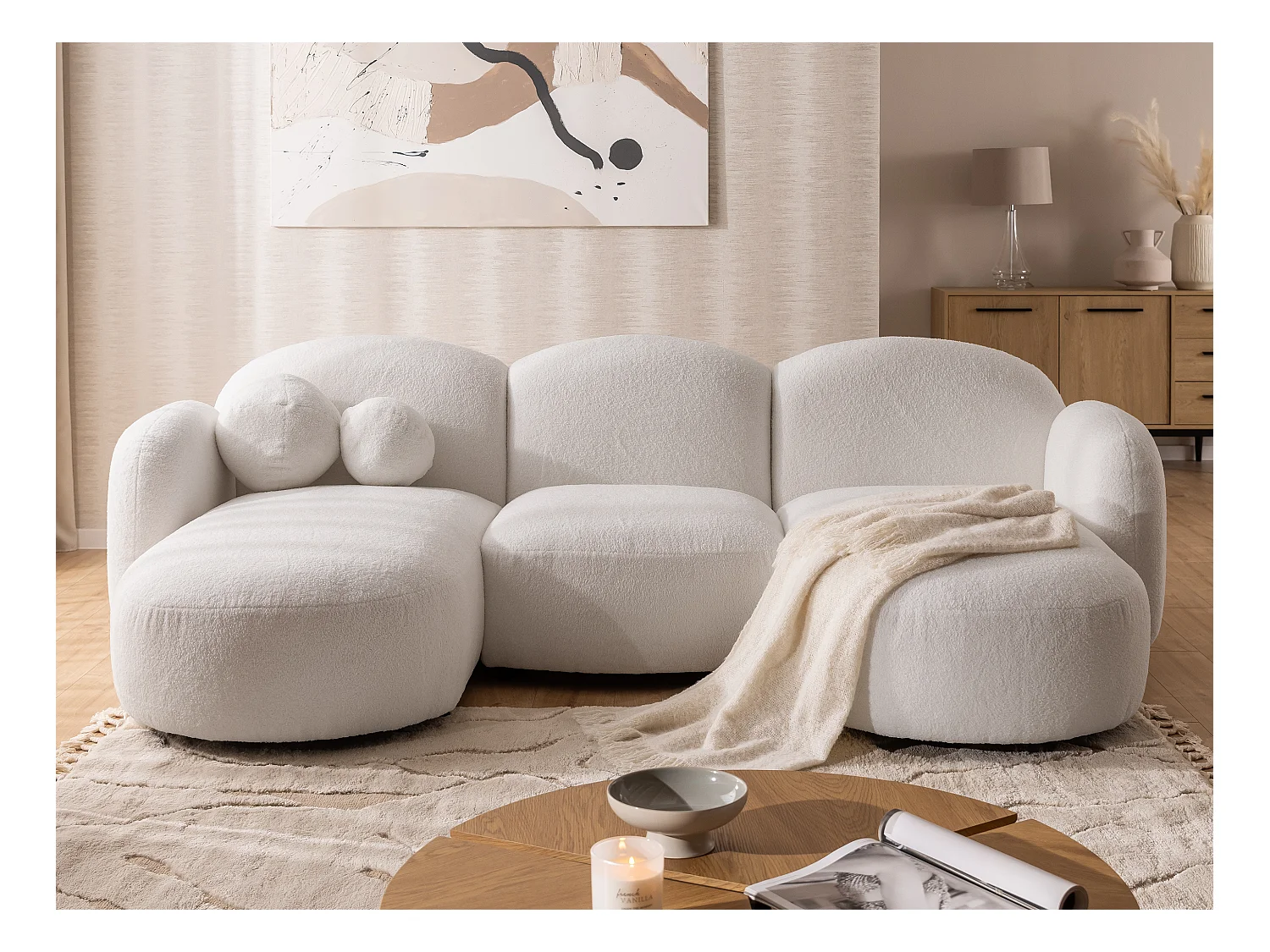 Nuvola - Moderne Wohnlandschaft aus Weiß Bouclé mit abgerundetem Design und hohem Sitzkomfort