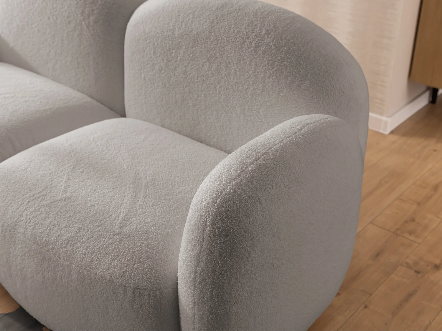 Nuvola - Moderne Ecksofa L-Form aus Hellgrau Bouclé-Stoff mit abgerundetem Design und hohem Sitzkomfort