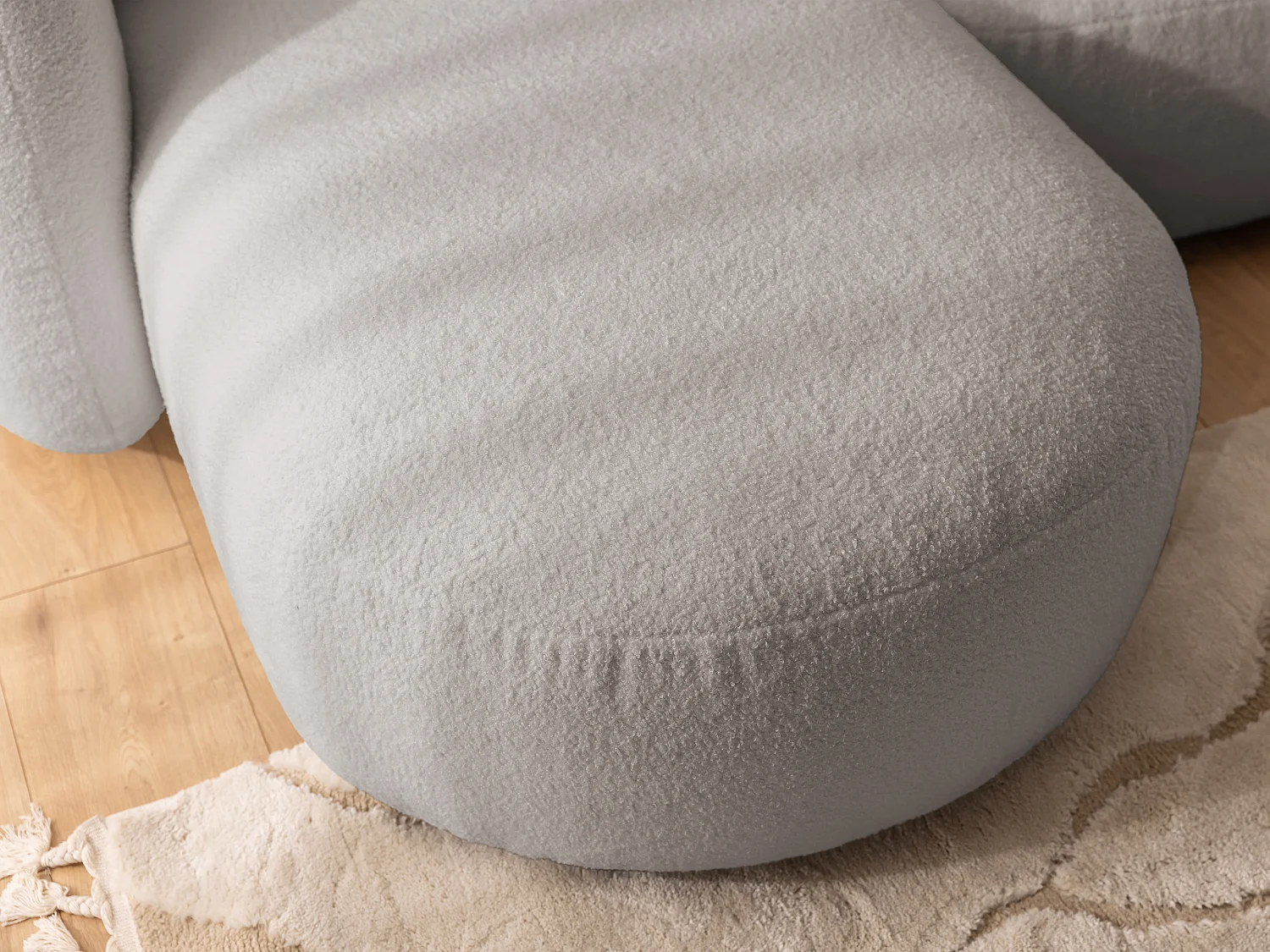 Nuvola - Moderne Ecksofa L-Form aus Hellgrau Bouclé-Stoff mit abgerundetem Design und hohem Sitzkomfort