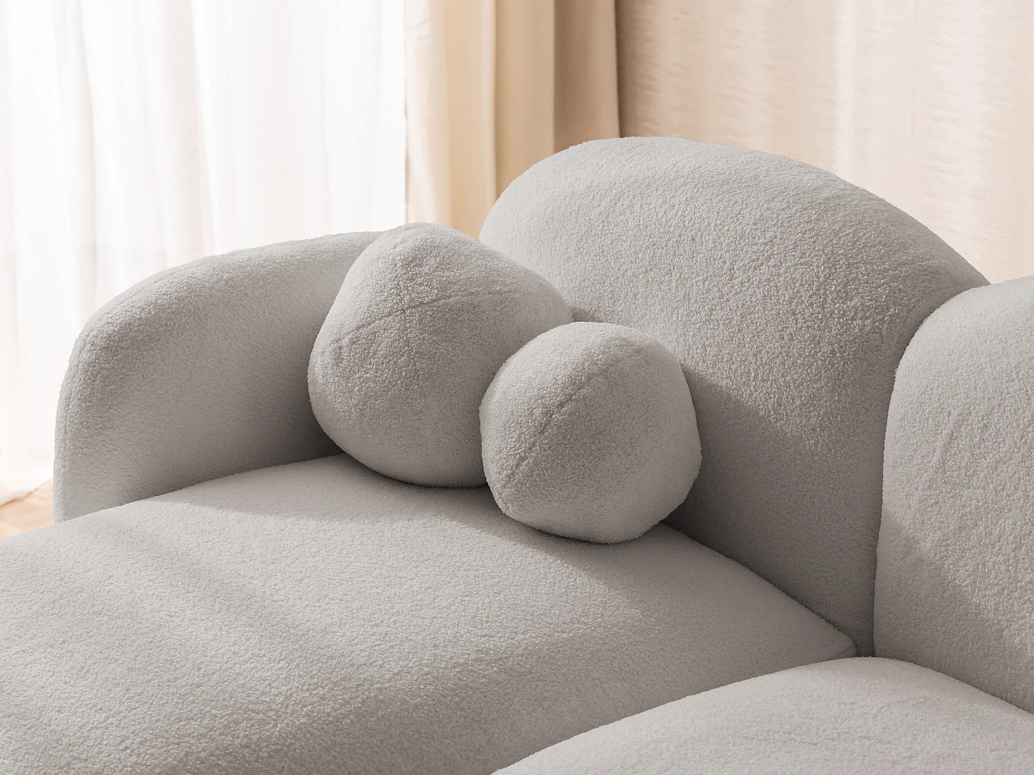 Nuvola - Moderne Ecksofa L-Form aus Hellgrau Bouclé-Stoff mit abgerundetem Design und hohem Sitzkomfort