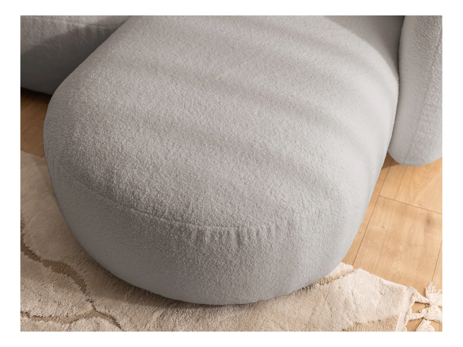 Nuvola - Moderne Ecksofa L-Form aus Hellgrau Bouclé-Stoff mit abgerundetem Design und hohem Sitzkomfort