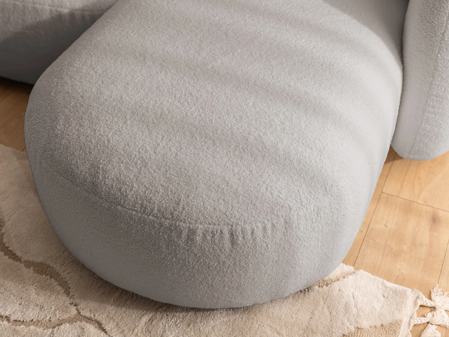 Nuvola - Moderne Ecksofa L-Form aus Hellgrau Bouclé-Stoff mit abgerundetem Design und hohem Sitzkomfort