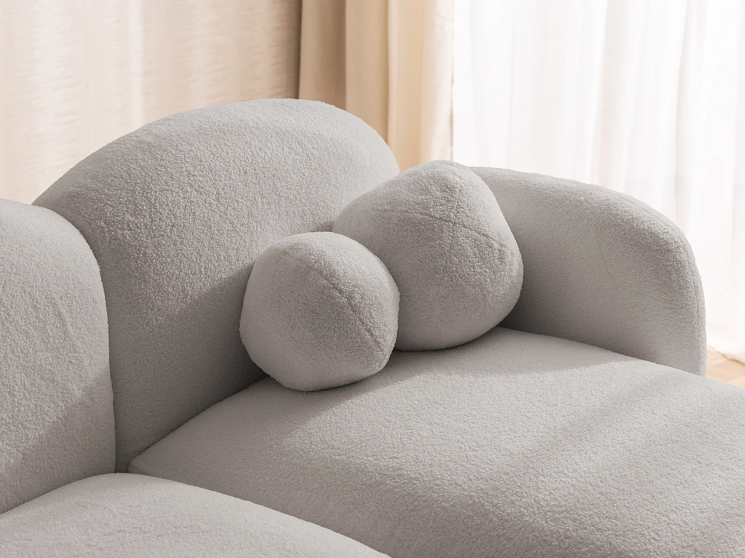 Nuvola - Moderne Ecksofa L-Form aus Hellgrau Bouclé-Stoff mit abgerundetem Design und hohem Sitzkomfort