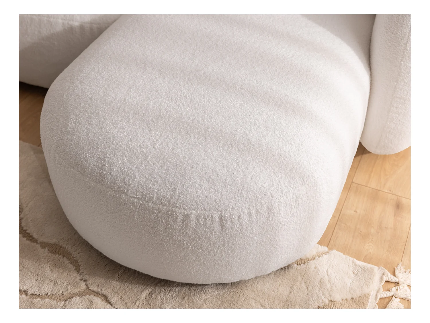 Nuvola - Moderne Ecksofa L-Form aus Weiß Bouclé-Stoff mit abgerundetem Design und hohem Sitzkomfort