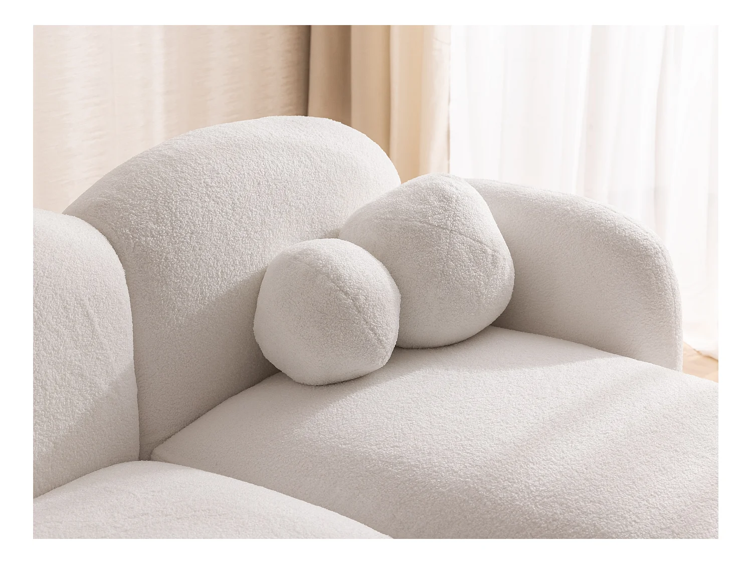 Nuvola - Moderne Ecksofa L-Form aus Weiß Bouclé-Stoff mit abgerundetem Design und hohem Sitzkomfort