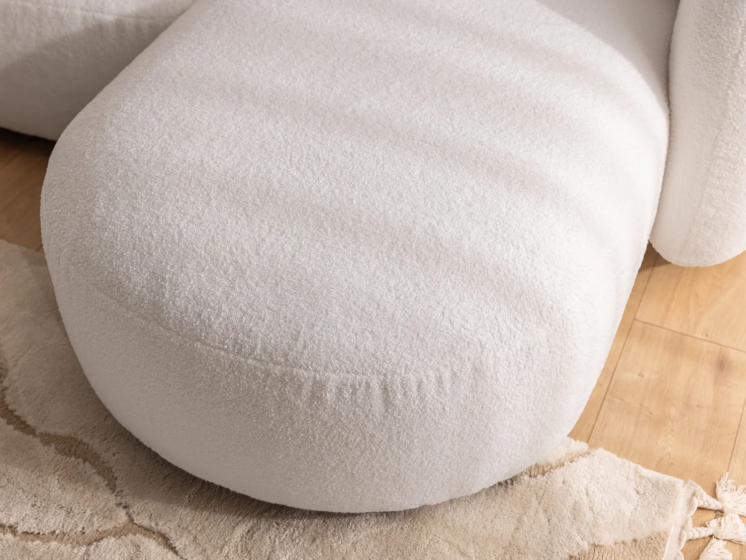 Nuvola - Moderne Ecksofa L-Form aus Weiß Bouclé-Stoff mit abgerundetem Design und hohem Sitzkomfort