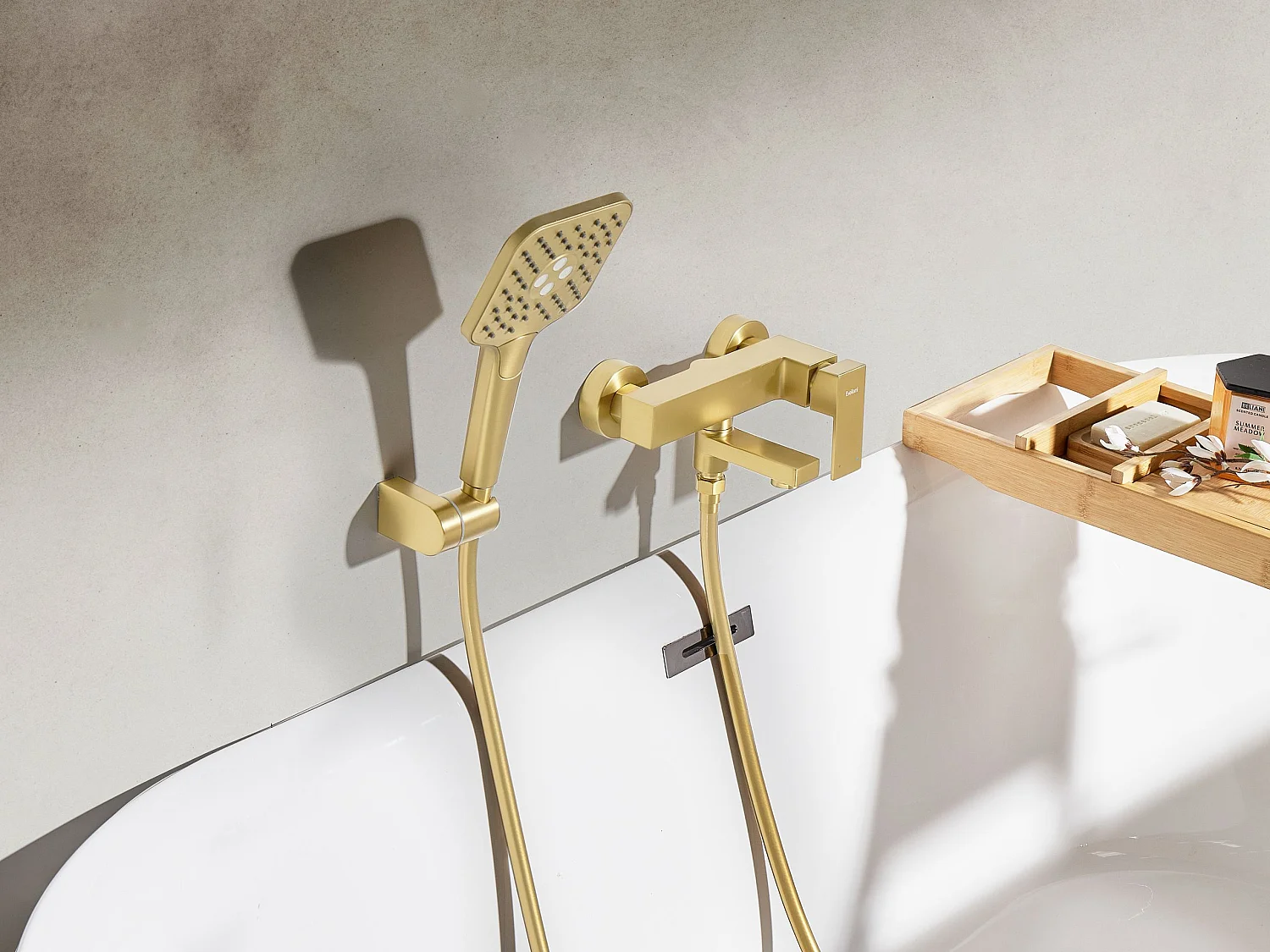 Robinet de douche mural TARAPOTO Doré