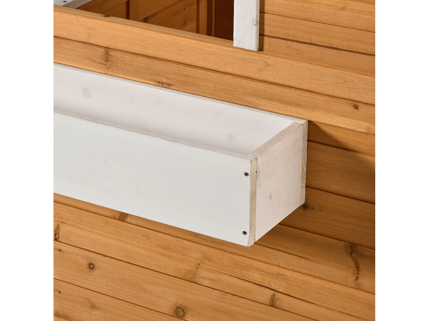 Casetta in legno per bambini con porta e finestre gialla