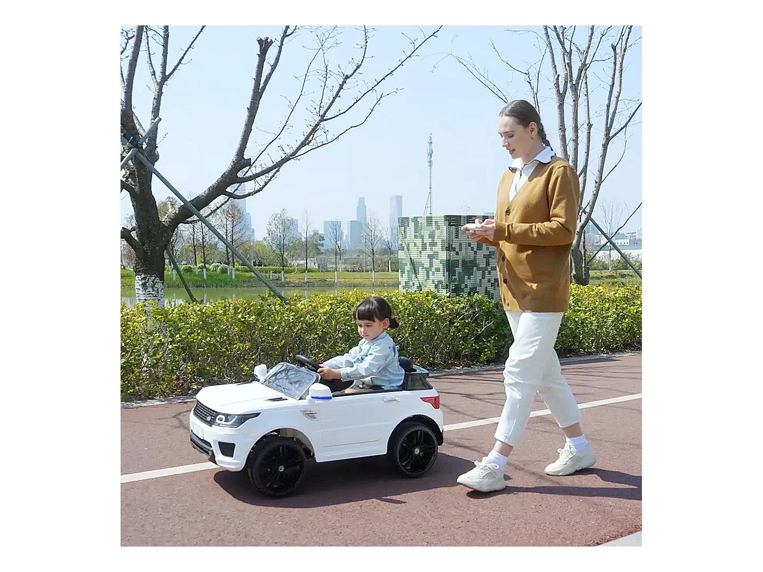 Macchina elettrica per bambini 3-6 anni con telecomando bianco