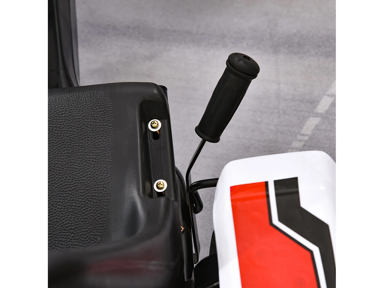 Go-kart a pedali per bambini 3-6 anni con sedile regolabile e freno