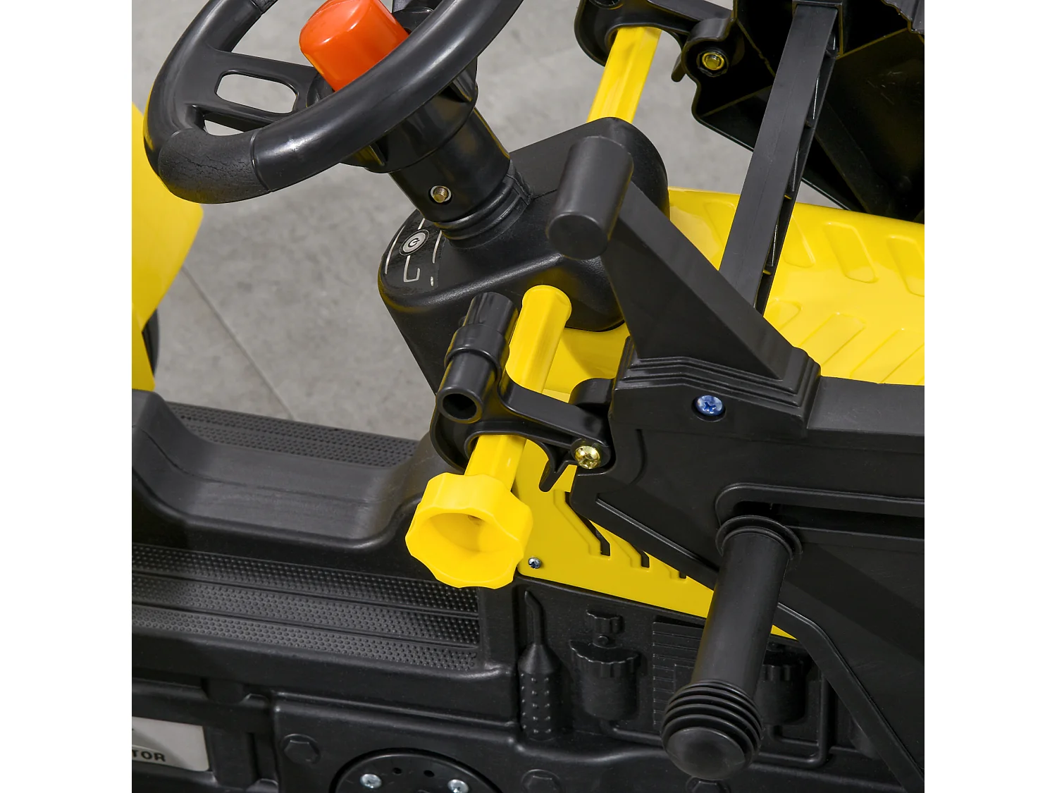 Escavatore a pedali per bambini con ruspa frontale giallo