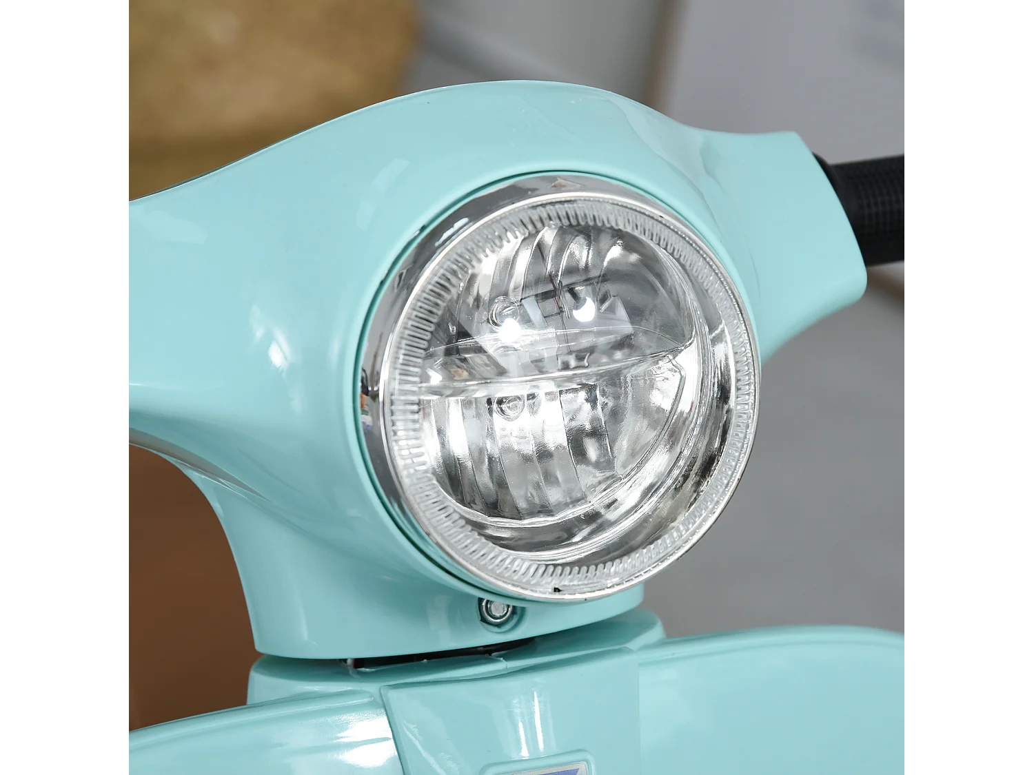 Moto per bambini vespa batteria 6v fari e clacson 18-36 mesi