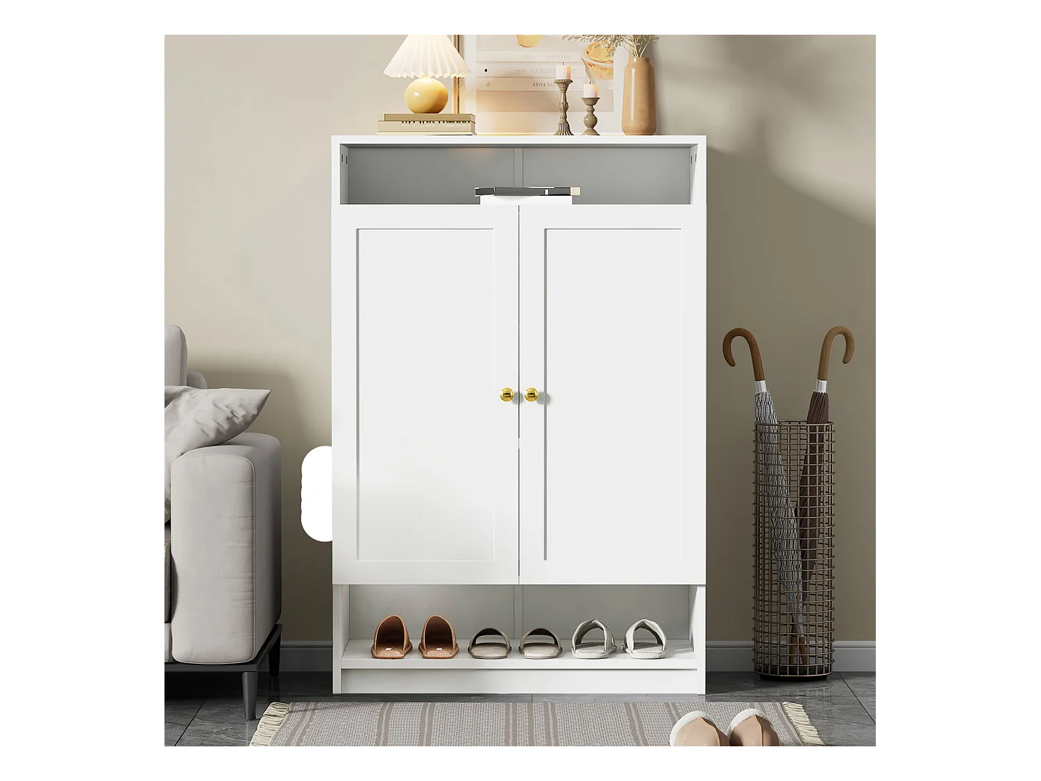 Meuble à chaussures blanc avec 2 portes et étagères réglables, poignées dorées - pour salon et entrée