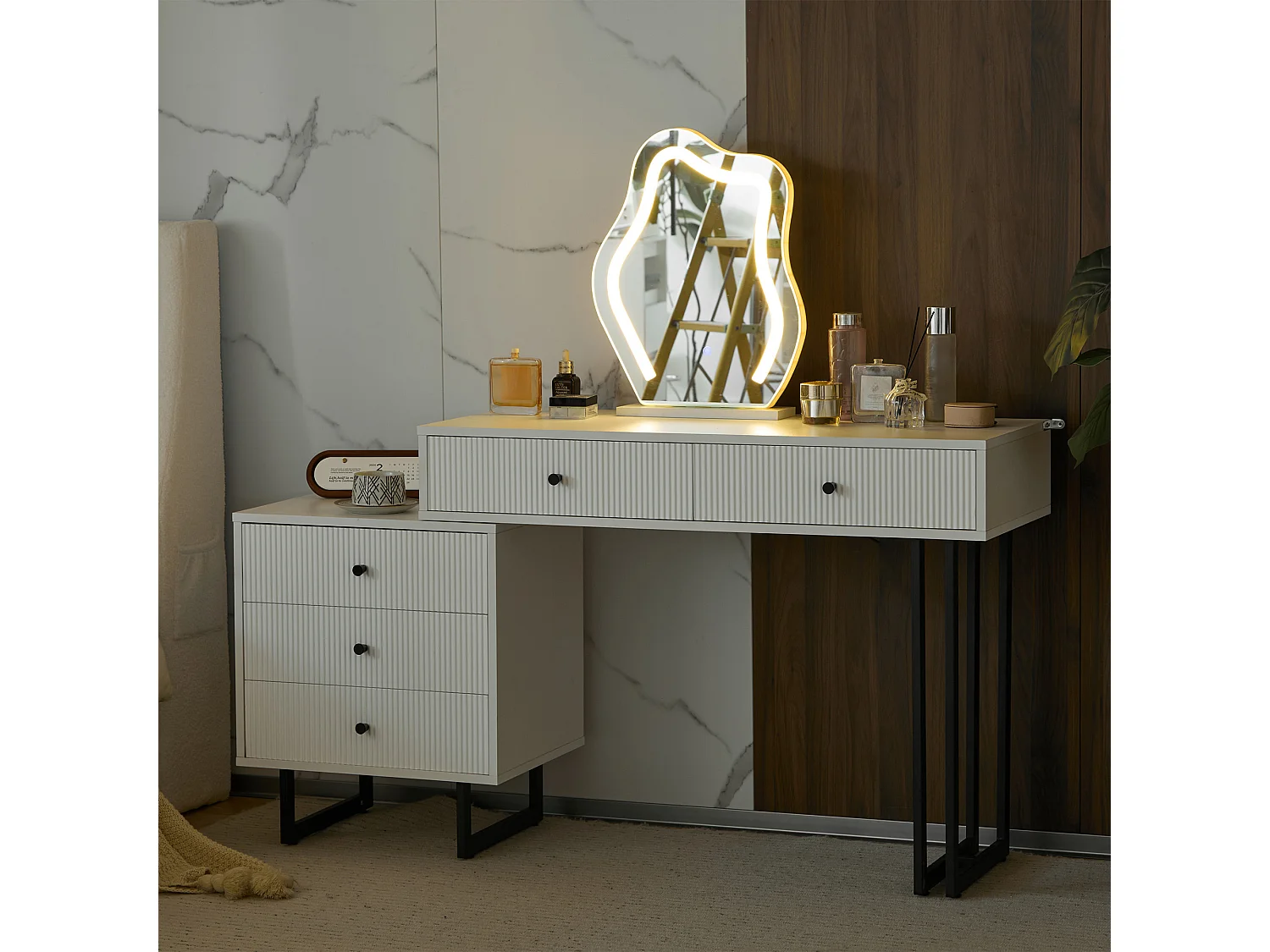 Coiffeuse blanche avec miroir LED 3 couleurs, 5 tiroirs, pieds en métal noir – sans tabouret